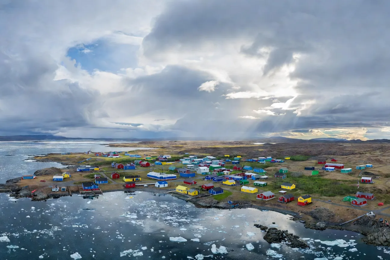 Iqaluit capitale Nunavut vue aérienne Arctique canadien