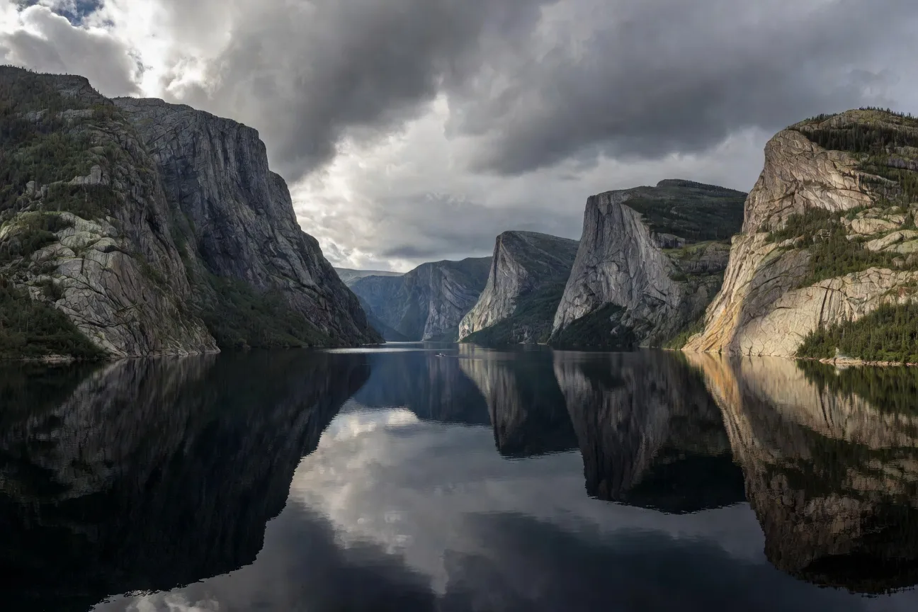 Fjord Western Brook Pond dans le parc national de Gros Morne, Terre-Neuve